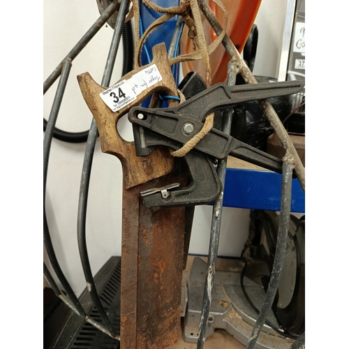 34 - Ear tagger / 2 x Dehorners / Ear Holder