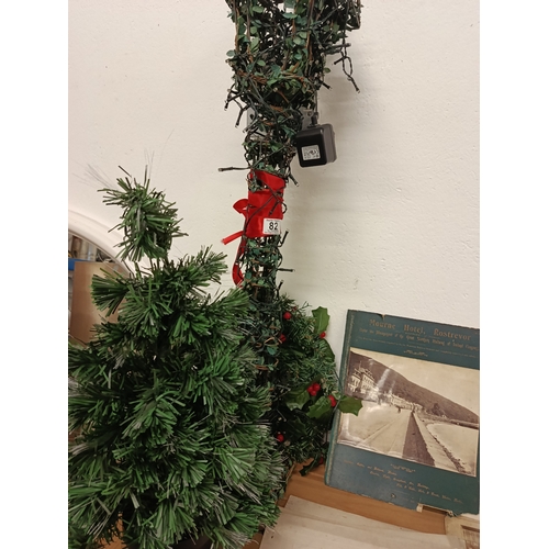 82 - Christmas Tree & Lantern & Wreath (All working)