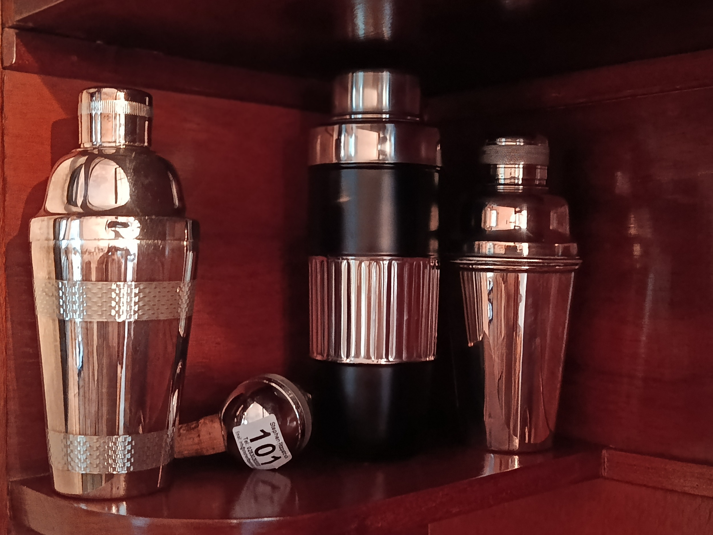 Bottle pouring measure and cocktail shakers x 3