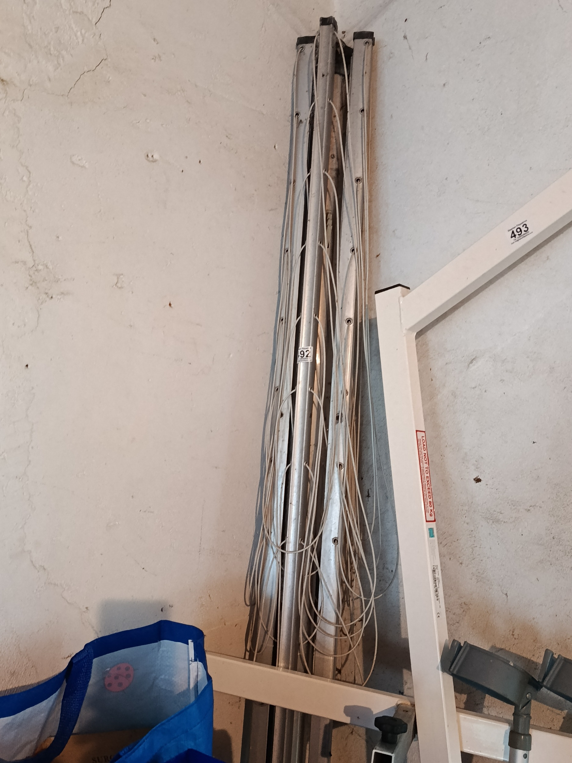 Rotary clothes line