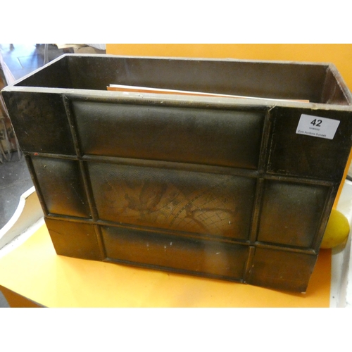 42 - LEATHER LOOK MAGAZINE RACK