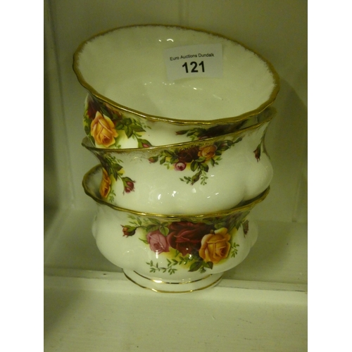 121 - 3 ROYAL ALBERT COUNTRY ROSE BOWLS