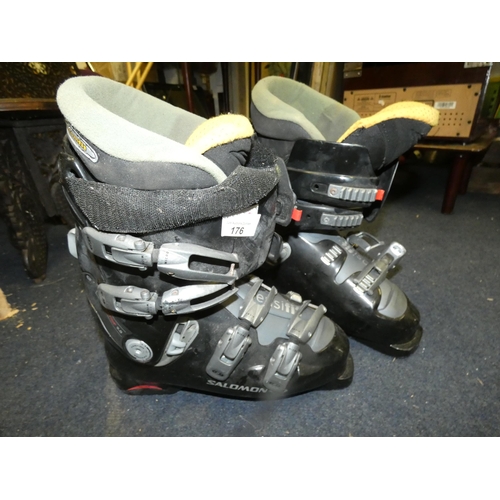 176 - SALOMON SKI BOOTS