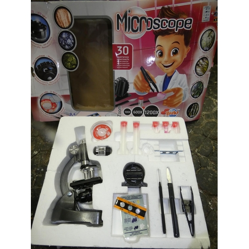 340 - KIDS MICROSCOPE SET