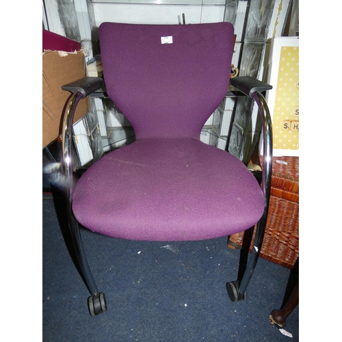 175 - OFFICE CHAIR