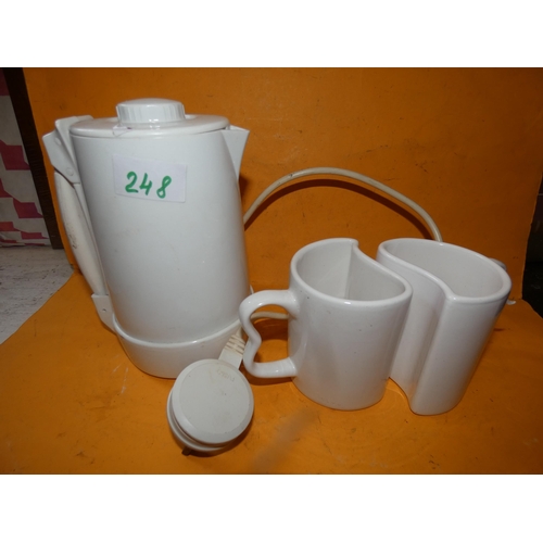 ELECTRIC KETTLE PLUS MUGS