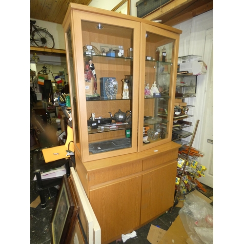 35 - CHINA CABINET