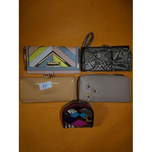 71 - 5 NEW PURSES