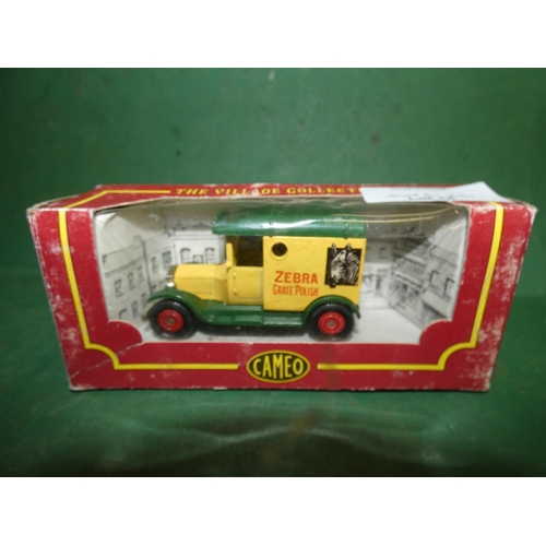 14 - CAMEO-COLLECTABLE CAR MODEL