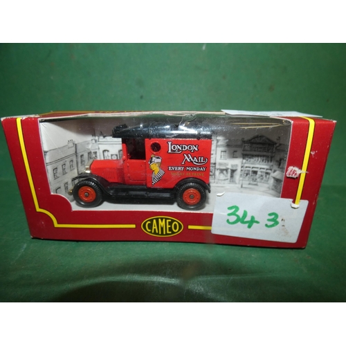 15 - CAMEO-COLLECTABLE CAR MODEL