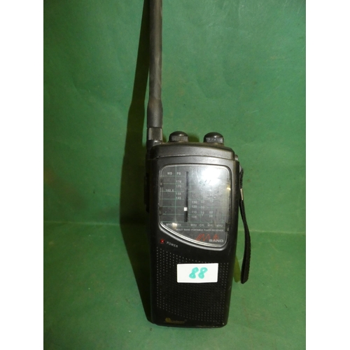 88 - MULTIBAND PORTABLE RADIO