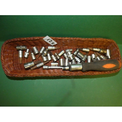 128 - SOCKET & BIT SET