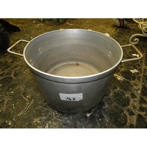 143 - HEAVY ALUMINIUM SAUCEPAN