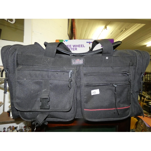 151 - LARGE TRAVEL LAKORUS BAG