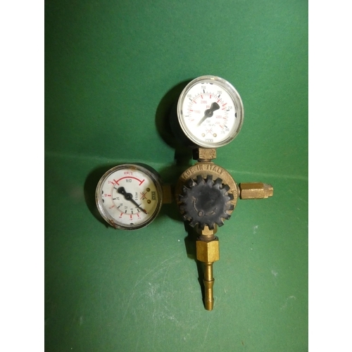 127 - ITALIAN PRESSURE  REGULATOR WIKA