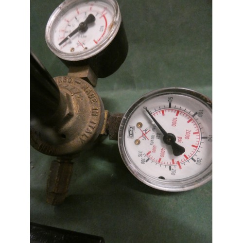 127 - ITALIAN PRESSURE  REGULATOR WIKA