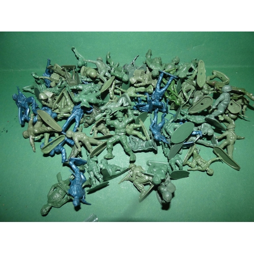 378 - LOT OF ARMY MEN