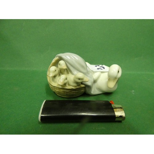 339 - LLADRO DUCKS FAMILY PORCELAIN