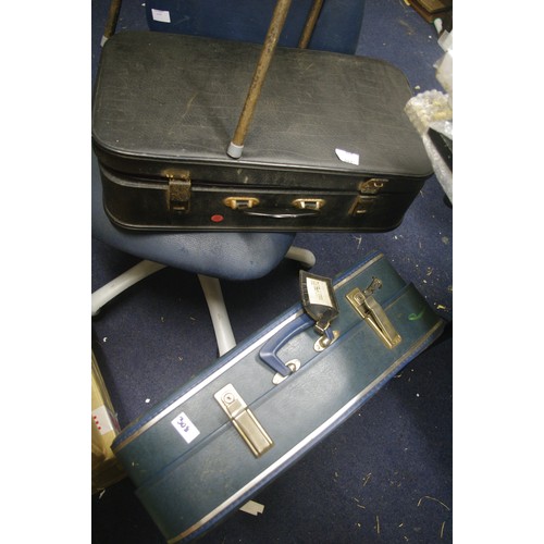 308 - OLD SUITCASE AND INSTRUMENTAL CASE