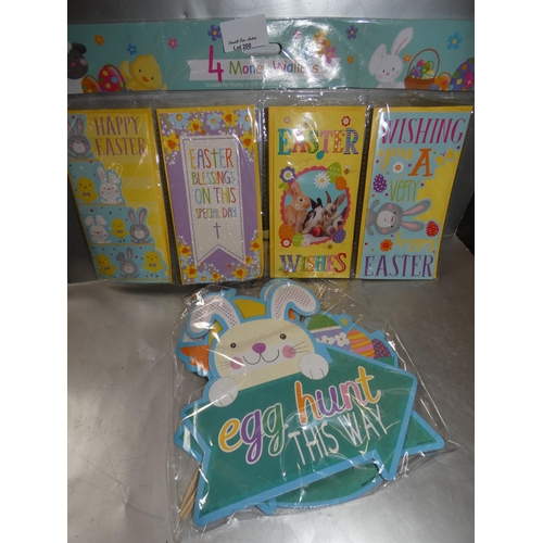 200 - EASTER MONEY WALLETS AND EGG HUNT SIGN SET