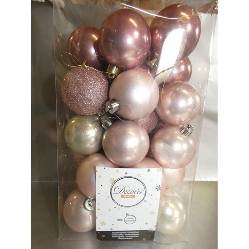 36 - SET OF CHRISTMAS BALLS