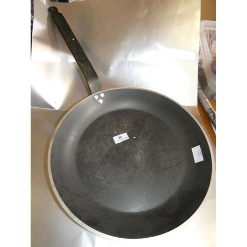 59 - LARGE FRYING PAN