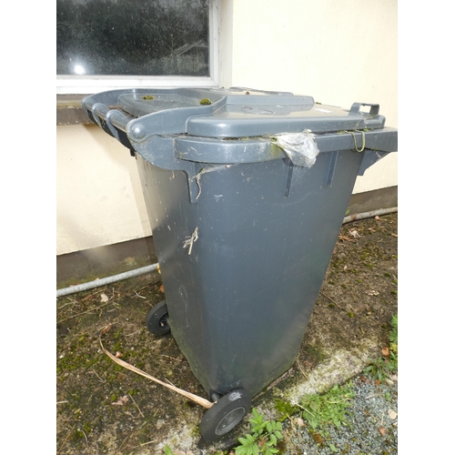 86 - OUTDOOR WHEELIE BIN