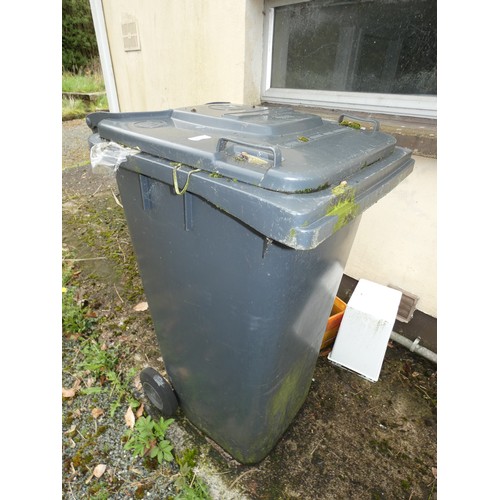 86 - OUTDOOR WHEELIE BIN