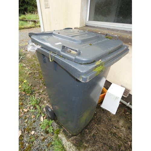 86 - OUTDOOR WHEELIE BIN