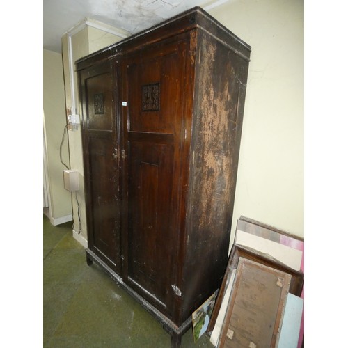 116 - ANTIQUE VICTORIAN OAK DOUBLE DOOR  WARDROBE