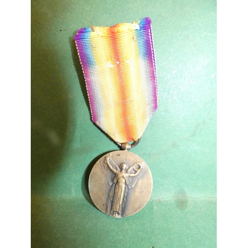 4 - FRANCE WORLD WAR I VICTORY MEDAL 1914-1918