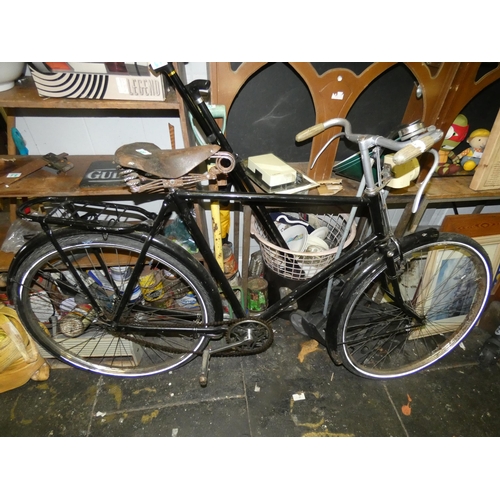 59 - OLD GENTS BICYCLE