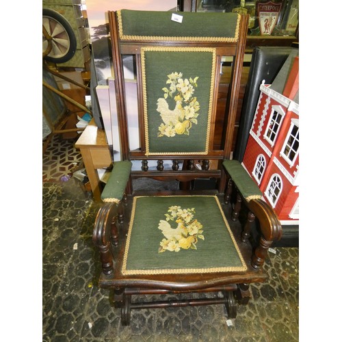 586 - OLD AMERICAN ROCKING CHAIR   mint condition