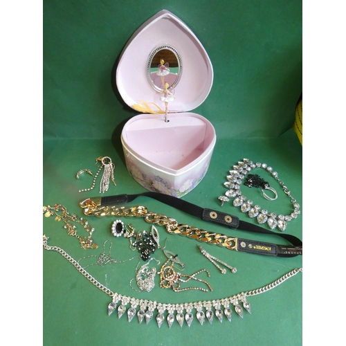 619 - ASSORTED LOT OF JEWELLERY AND HEART SHAPED TRINKET BOX