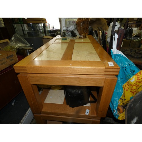 39 - VINTAGE OAK AND MARBLE QUALITY TABLE
