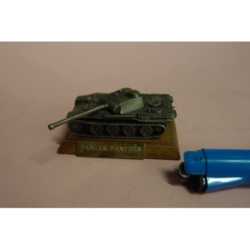 154 - ROYAL HAMPSHIRE EAGLEMOSS DIE CAST PANZER PANTHER TANK