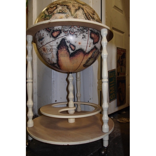 180 - ORIGINAL ITALIAN GLOBE BAR WINE STAND