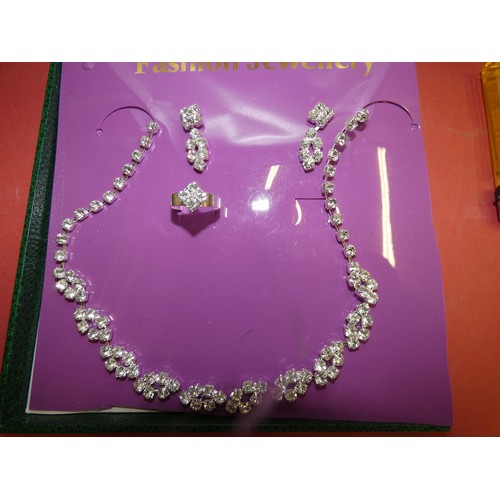 101 - FASHION LADIES JEWELLERY SET-4 PCS