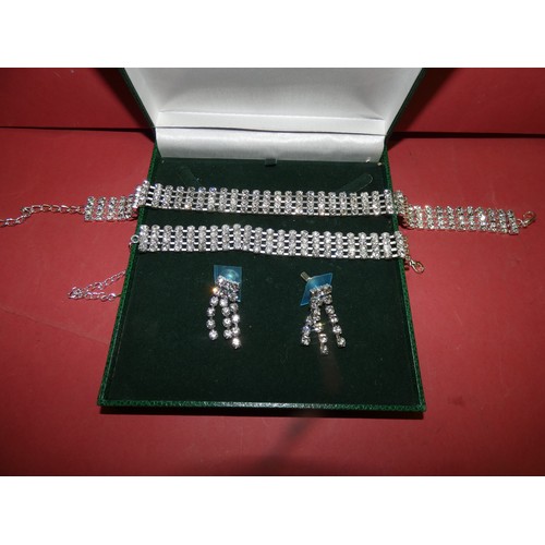 187 - FASHION LADIES JEWELLERY SET-4 PCS