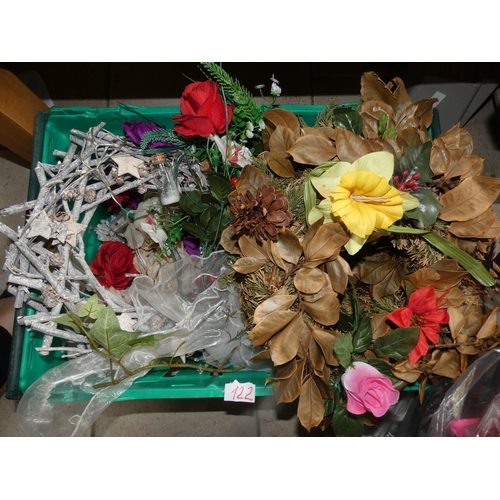 122 - QTY OF ARTIFICIAL FLOWERS