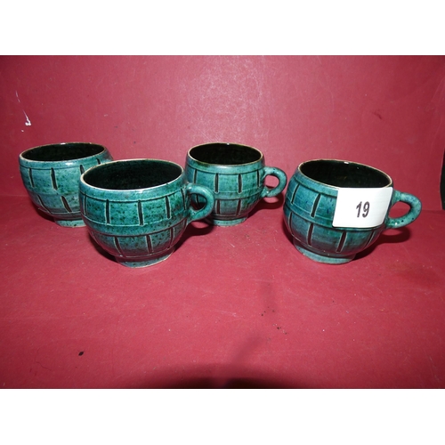 19 - 4 VINTAGE GREEN BARREL MUGS