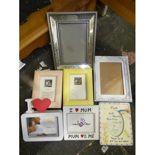 29 - 7 DECORATIVE PHOTO FRAMES