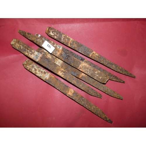 113 - 6 OLD CAST IRON TOOLS