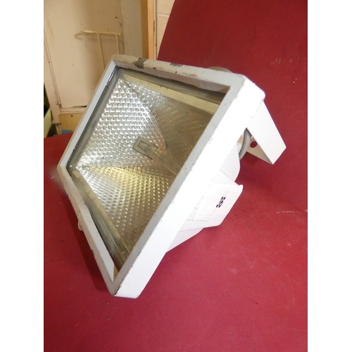 26 - 400W HALOGEN FLOODLIGHT