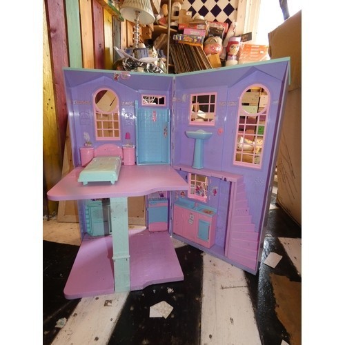 39 - LARGE BARBIE HOUSE