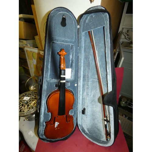 36 - OLD VIOLIN IN CASE   NEEDS TLC