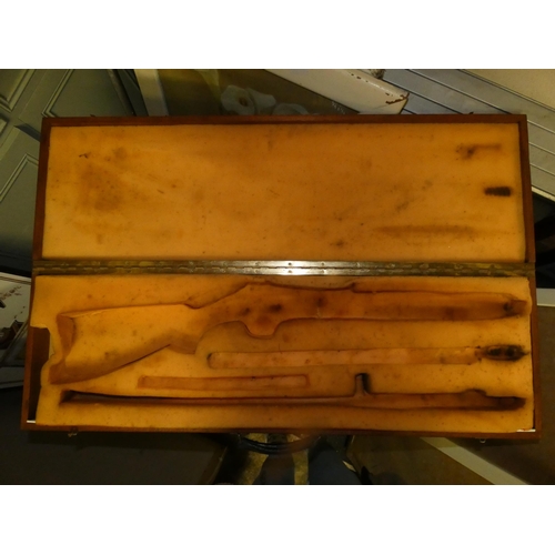 39 - VINTAGE WOODEN GUN CASE