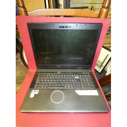 82 - PACKARD BELL LAPTOP