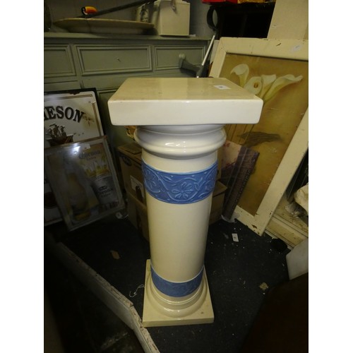 38 - TALL VINTAGE COLUMN STAND