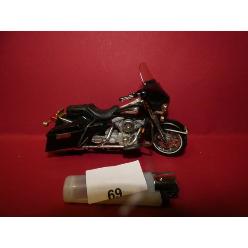 69 - MAISTO HARLEY DAVIDSON MOTORYCLE MODEL